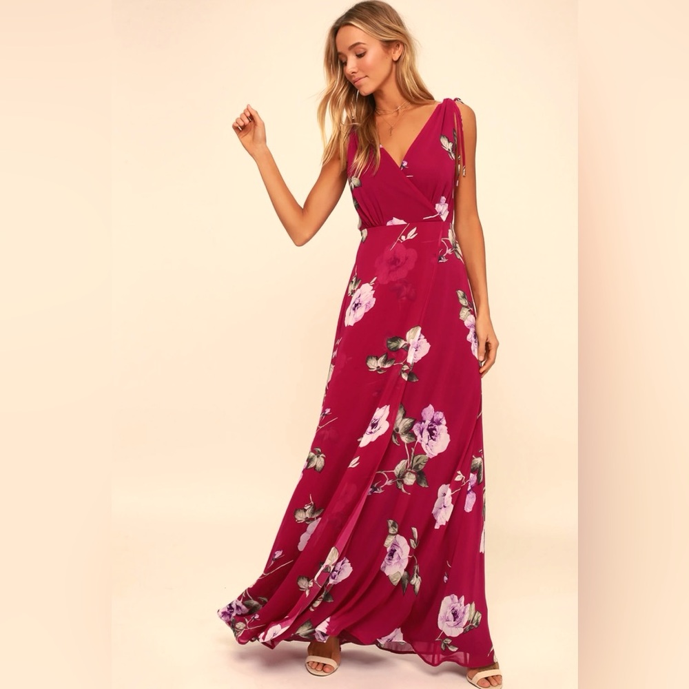 Lulus Romantic Possibilities Magenta, floral print Maxi Dress. Size Large. NWT